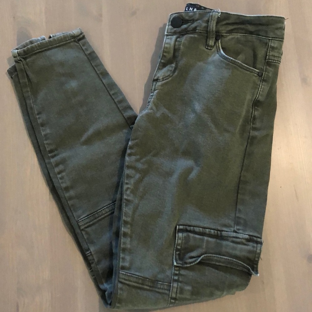 Bullhead army green “cargo” skinny jeans